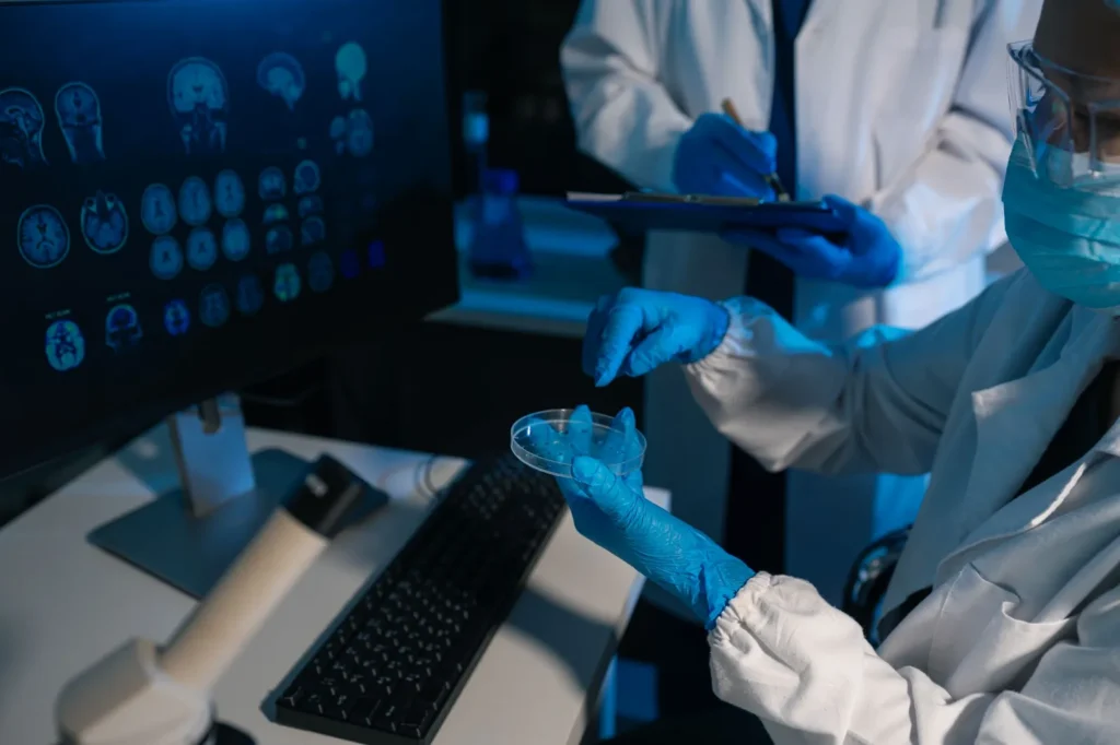scientists-exploring-precision-medicine